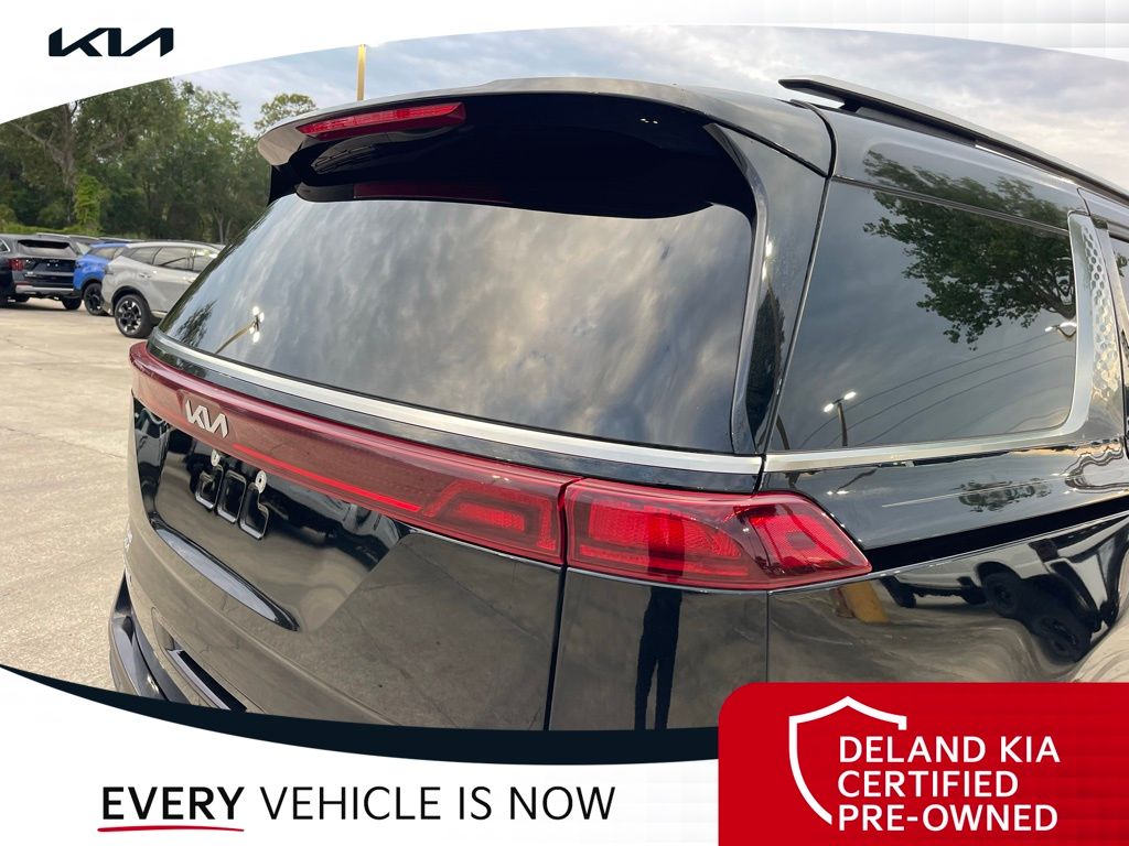 Used 2024 Kia Carnival Van