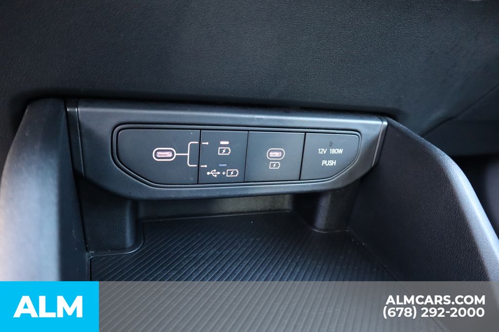 Used 2025 Red Kia LXS image 32