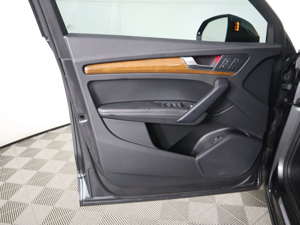 Thumbnail: 2022 Audi Q5 - 24