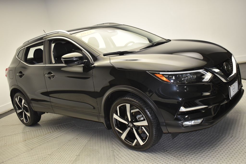 2022 Nissan Rogue Sport SL 3