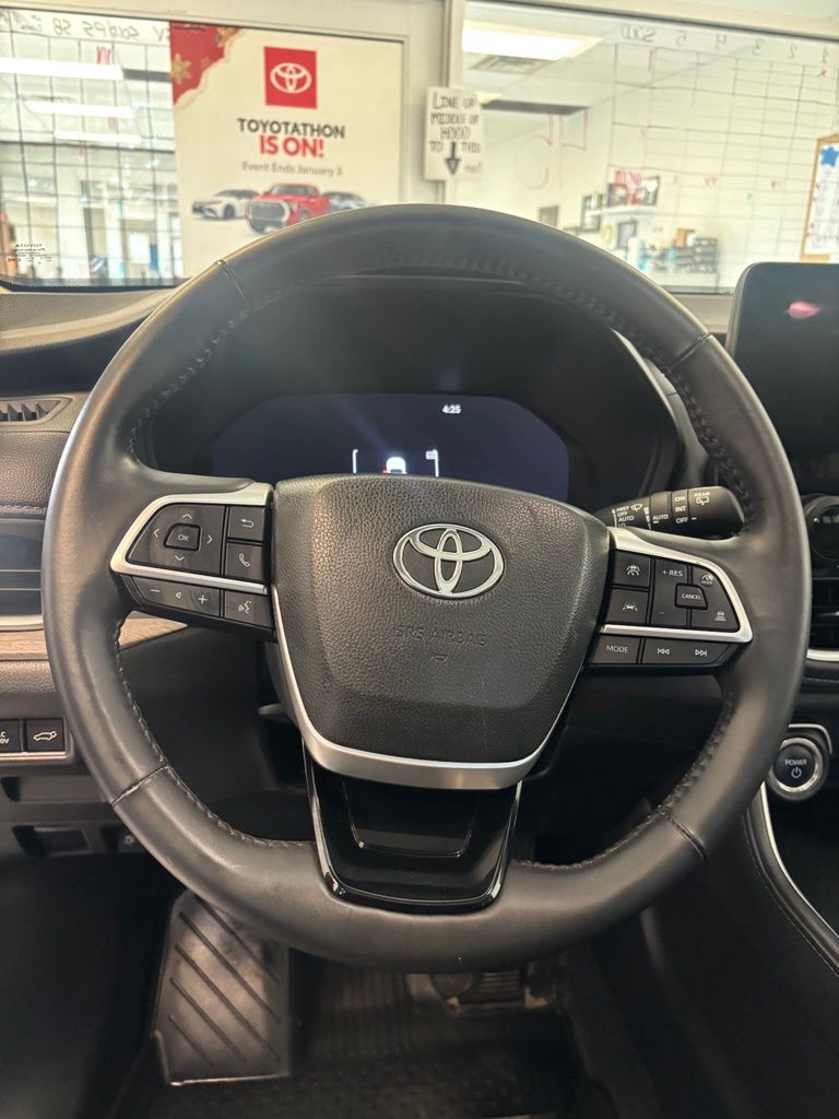 2024 Toyota Grand Highlander Limited - Photo 16