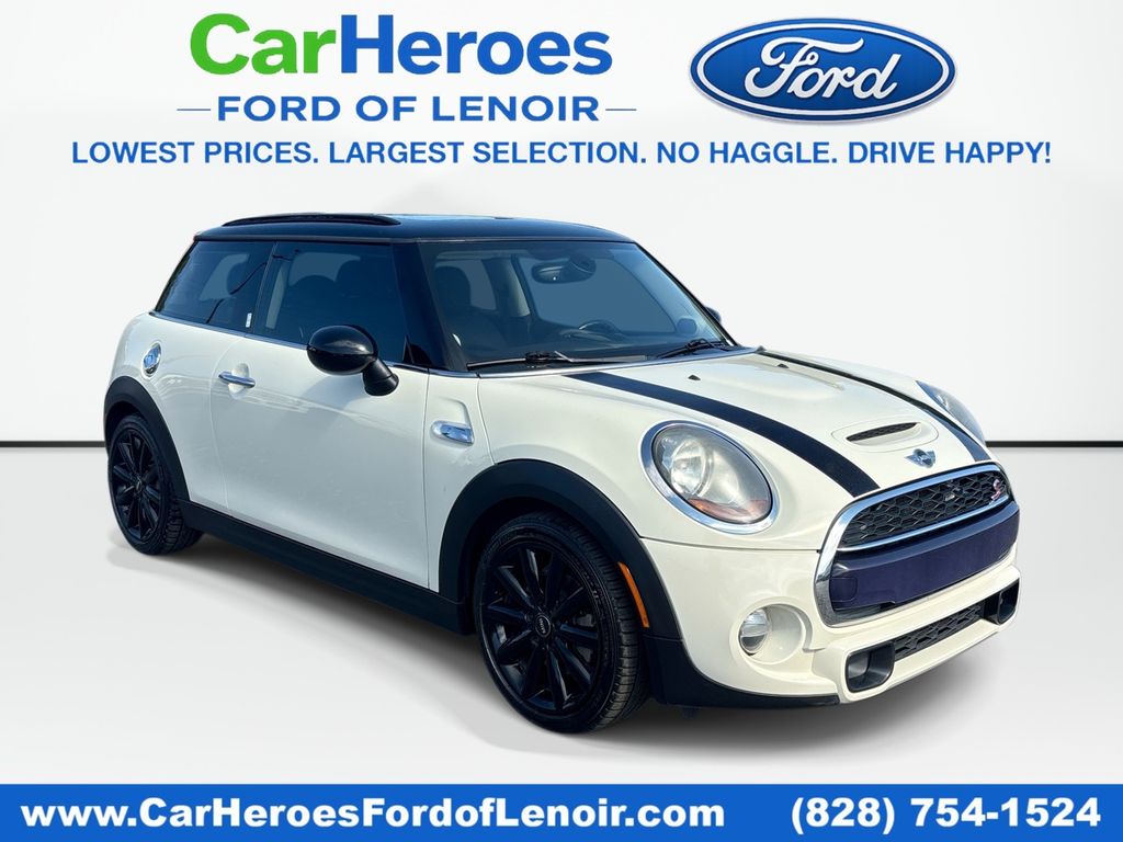 Pepper White 2016 MINI Cooper Hatchback Front-Wheel Drive 6-Speed Automatic
