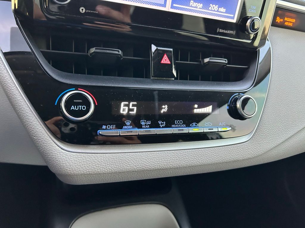 Thumbnail: 2021 Toyota Corolla - 25