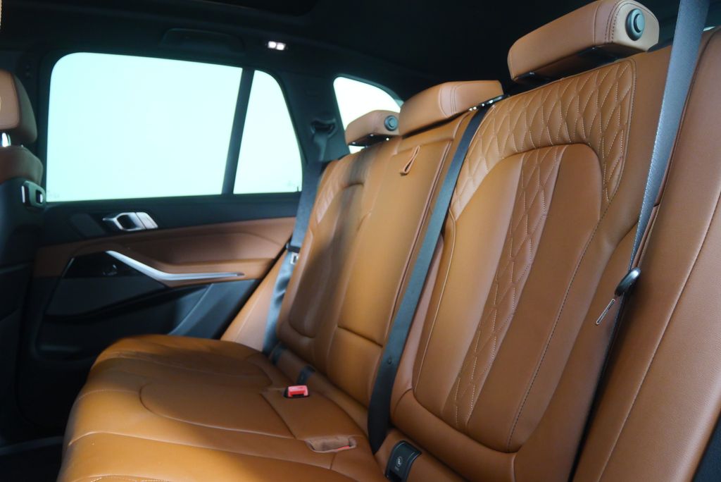 Thumbnail: 2026 BMW X5 - 16