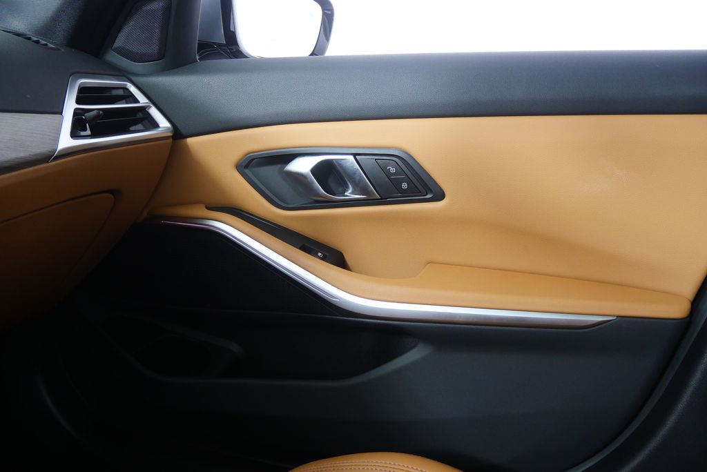 Thumbnail: 2025 BMW 3 Series - 30