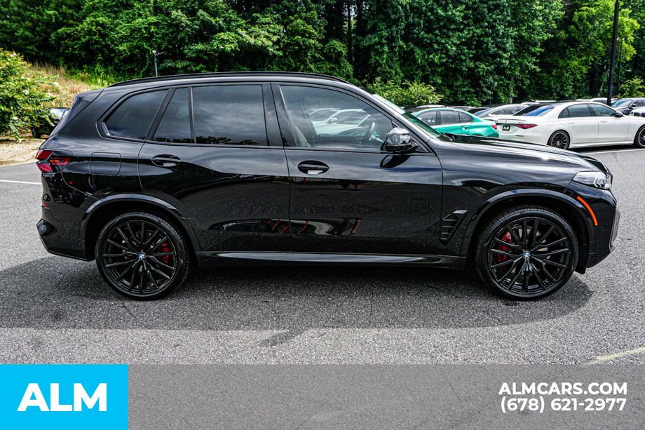 Used 2025 Black BMW sDrive40i image 9