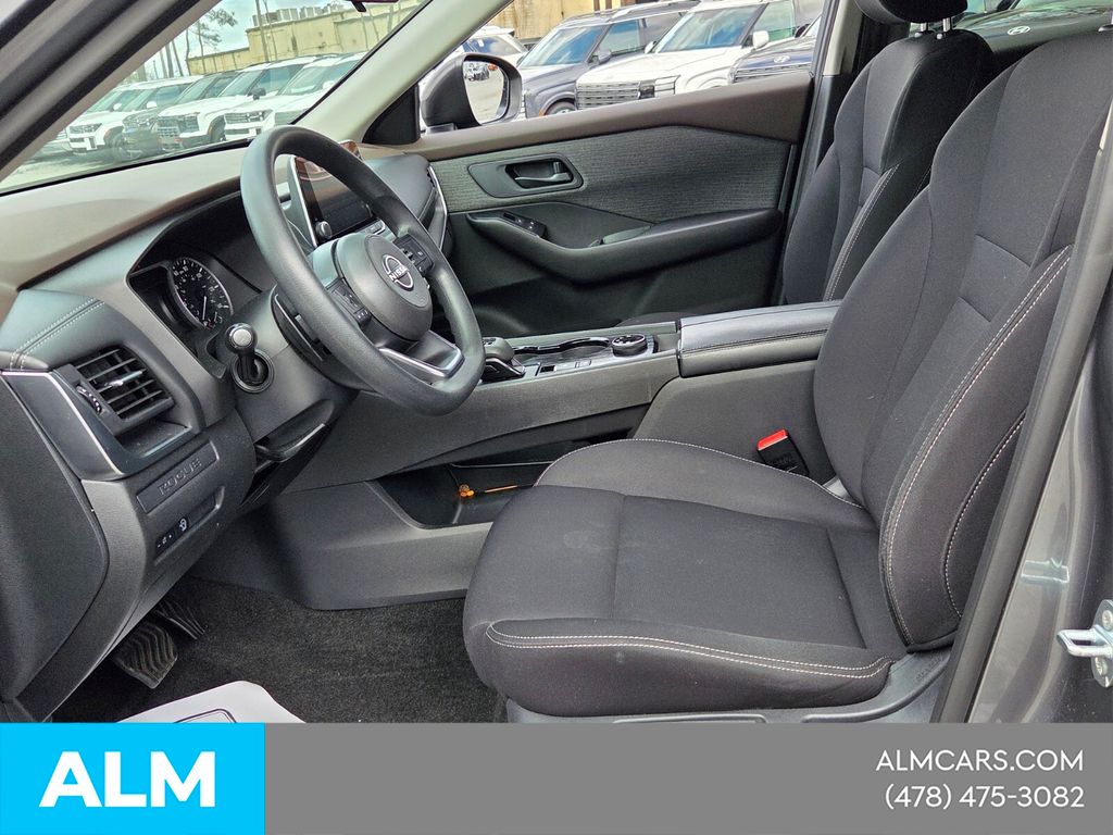 Used 2023 Gray Nissan S image 6