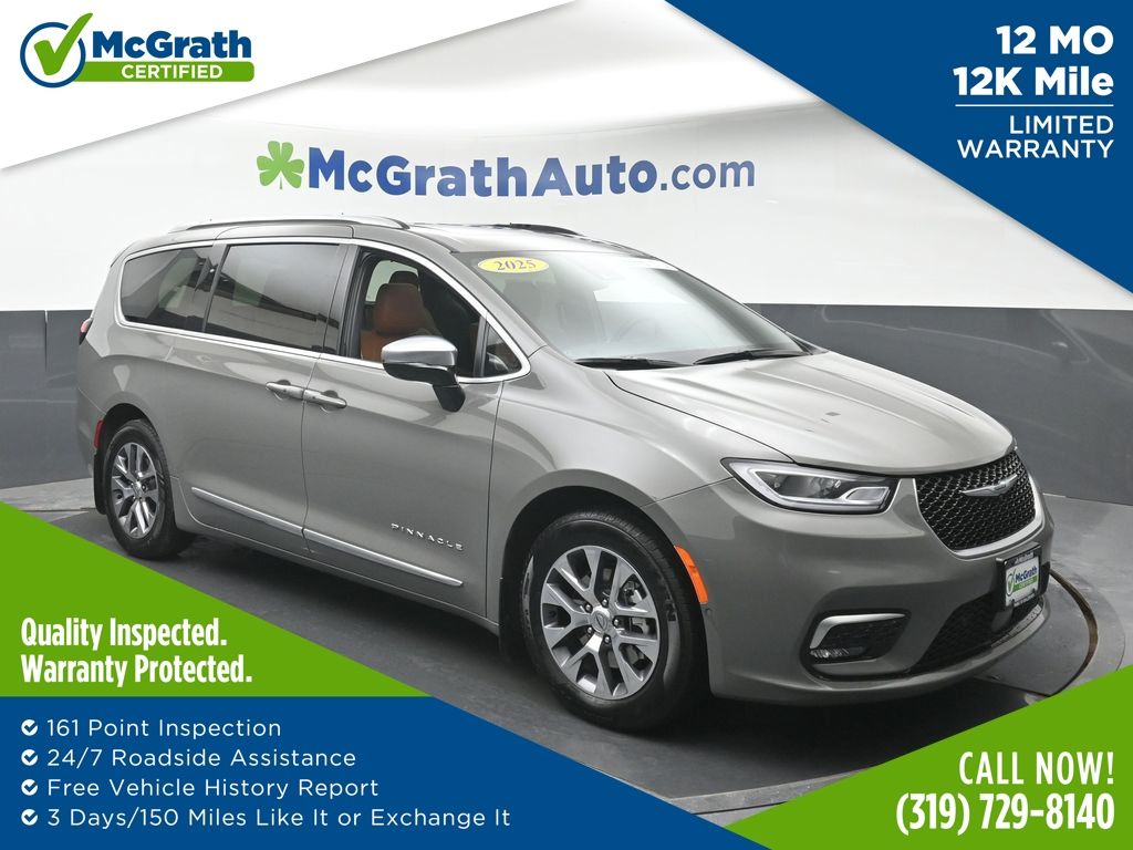 2025 Chrysler Pacifica Hybrid Pinnacle FWD