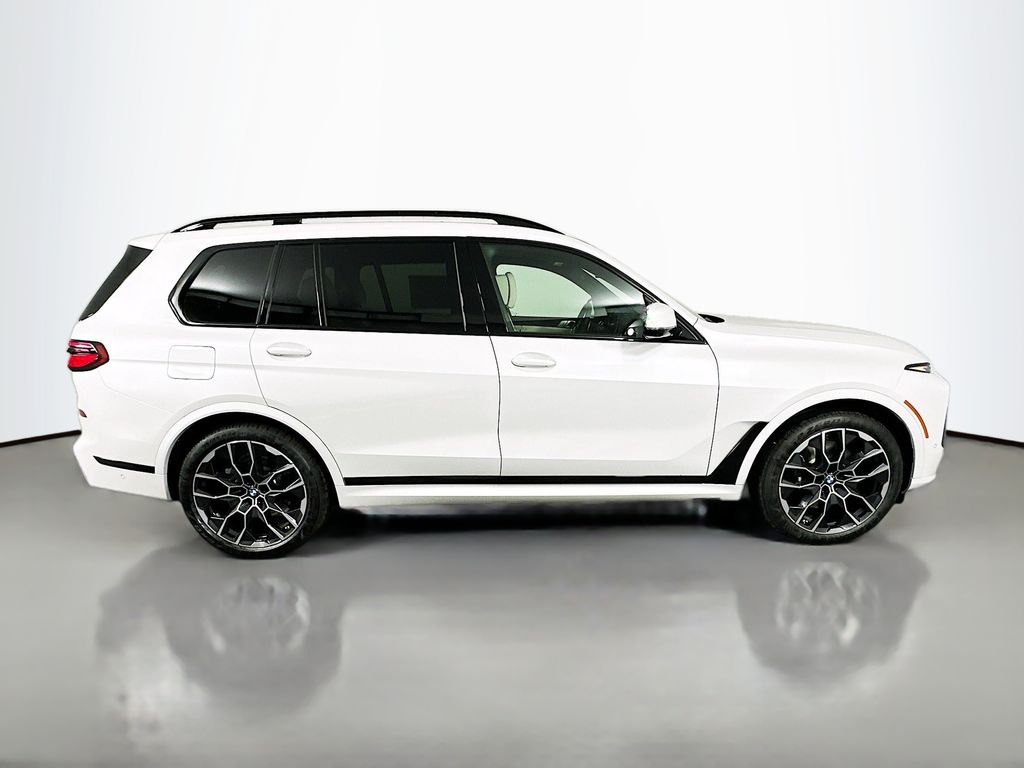 Thumbnail: 2027 BMW X7 - 4