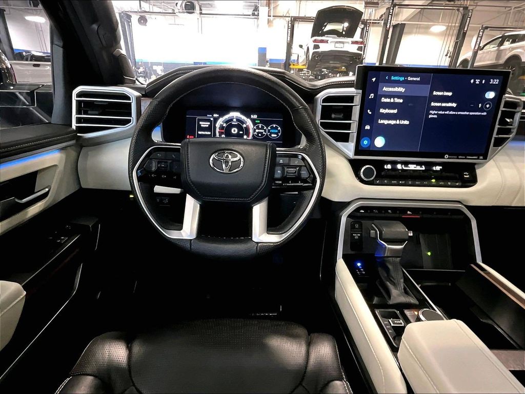 2024 Toyota Sequoia — photo 18