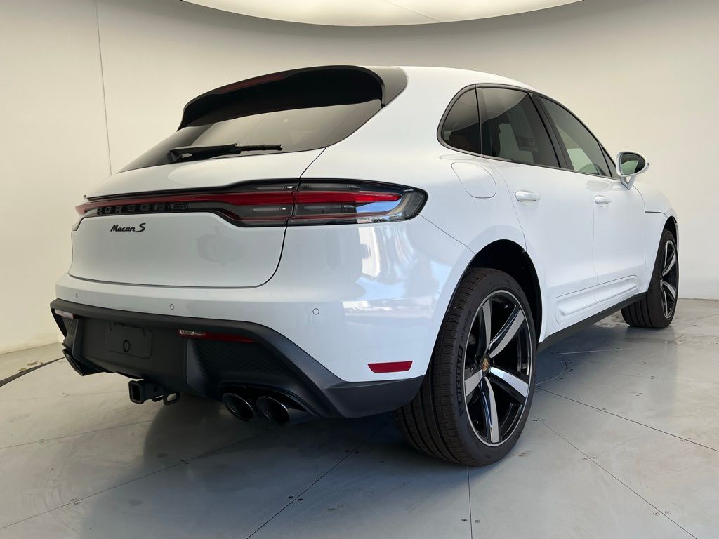 Thumbnail: 2024 Porsche Macan - 22