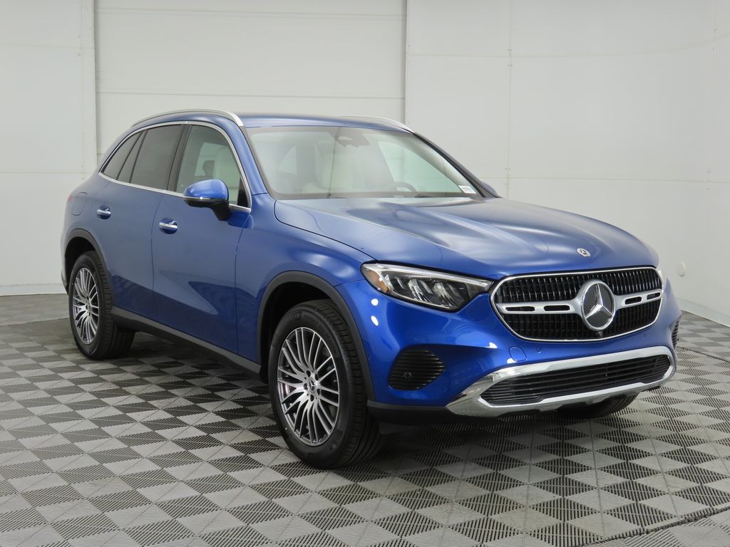 2025 Mercedes-Benz GLC 300 3