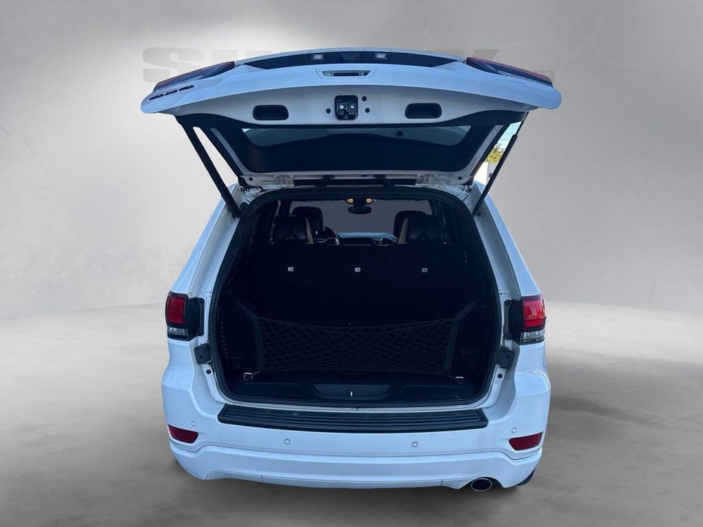 Used 2020 White Jeep Altitude image 22
