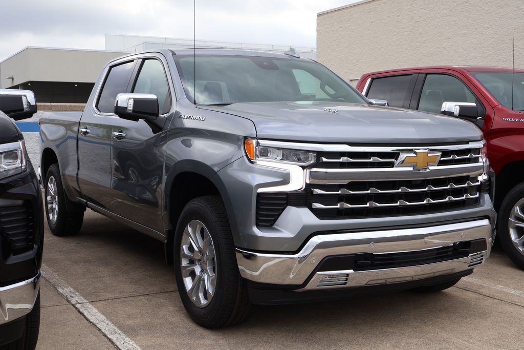2025 Chevrolet Silverado 1500 LTZ 3