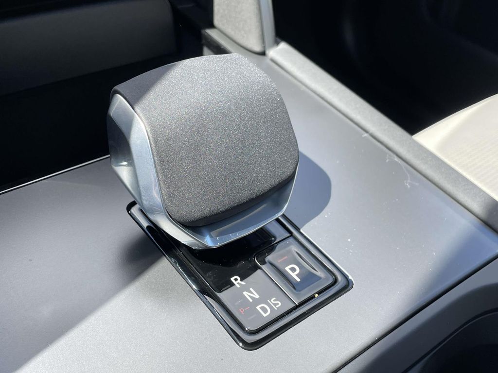 New 2026 Blue Land Rover Landmark image 30