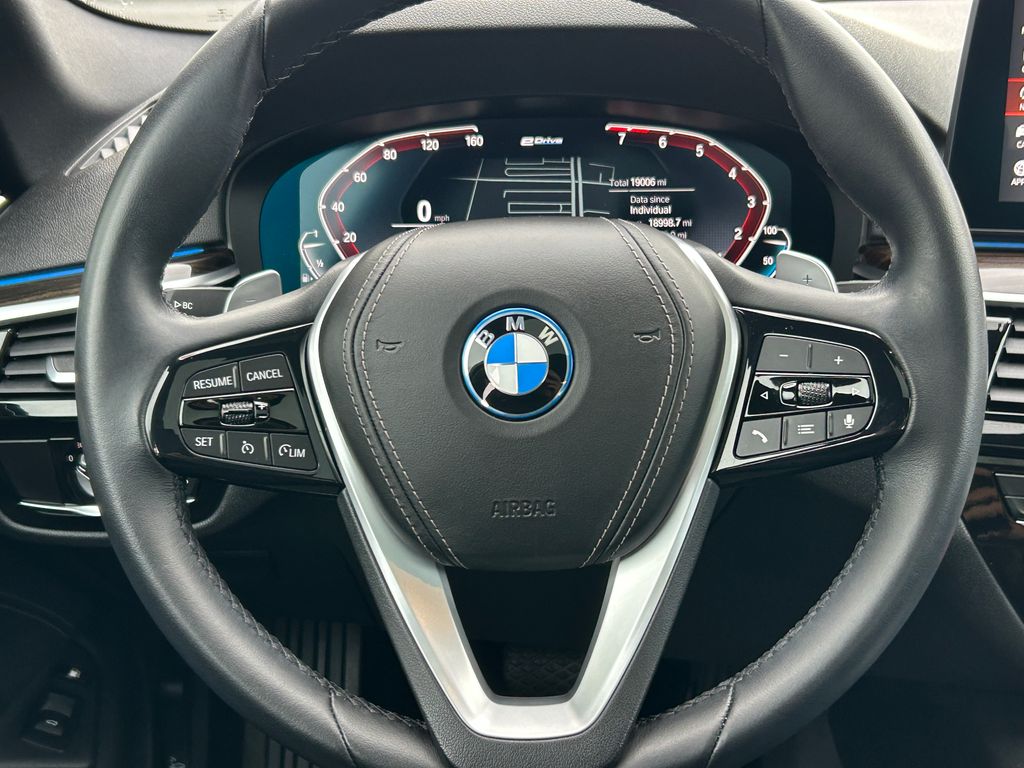 Thumbnail: 2023 BMW 5 Series - 18