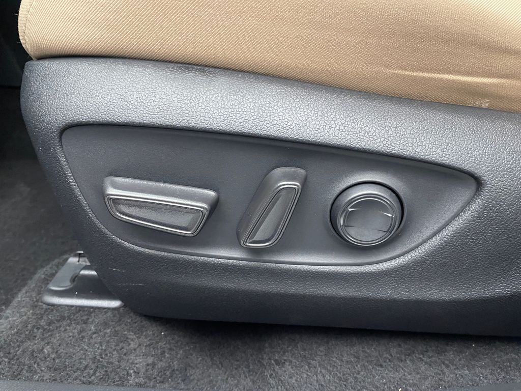 Thumbnail: 2024 Toyota RAV4 - 14