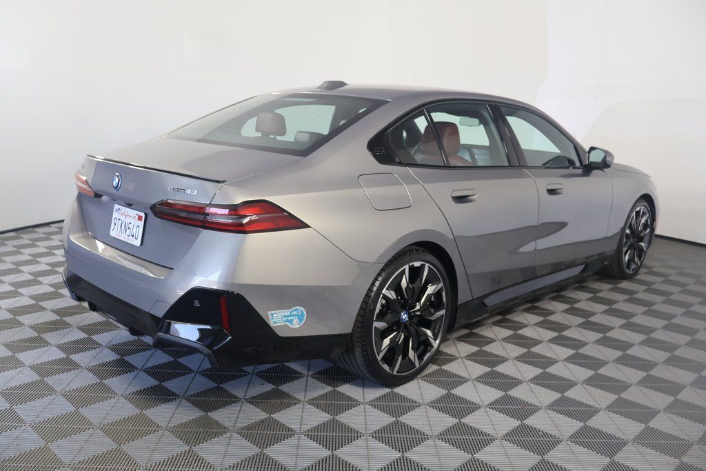 Thumbnail: 2025 BMW i5 - 4