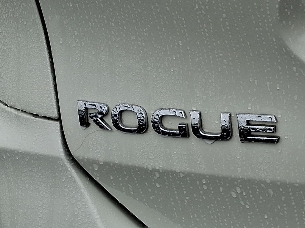 2018 Nissan Rogue SV 31