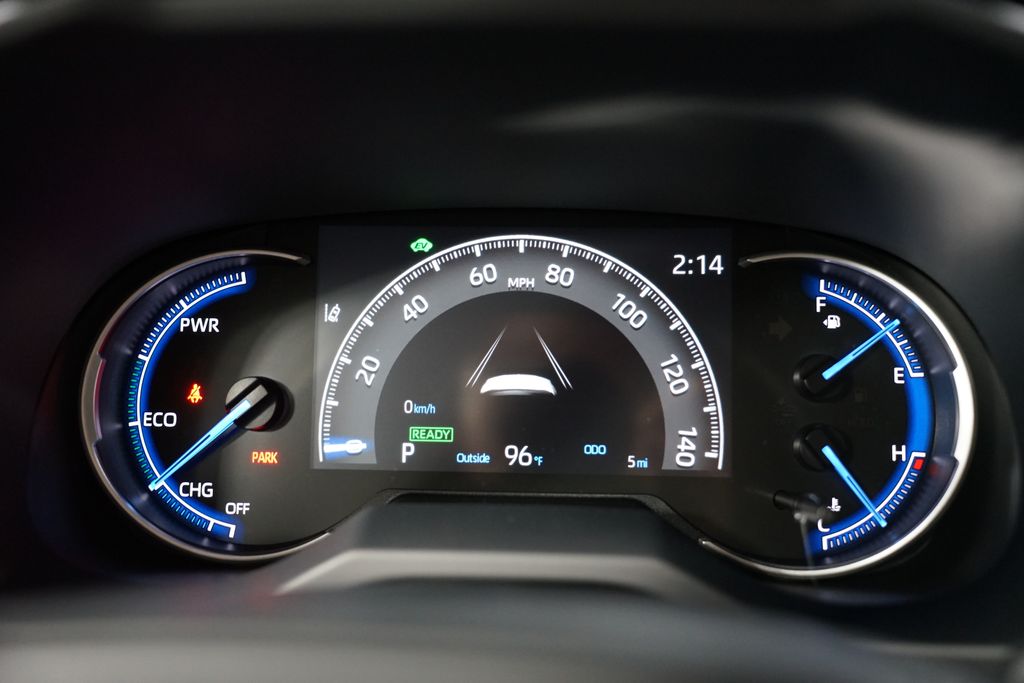 2025 Toyota RAV4 XLE 15