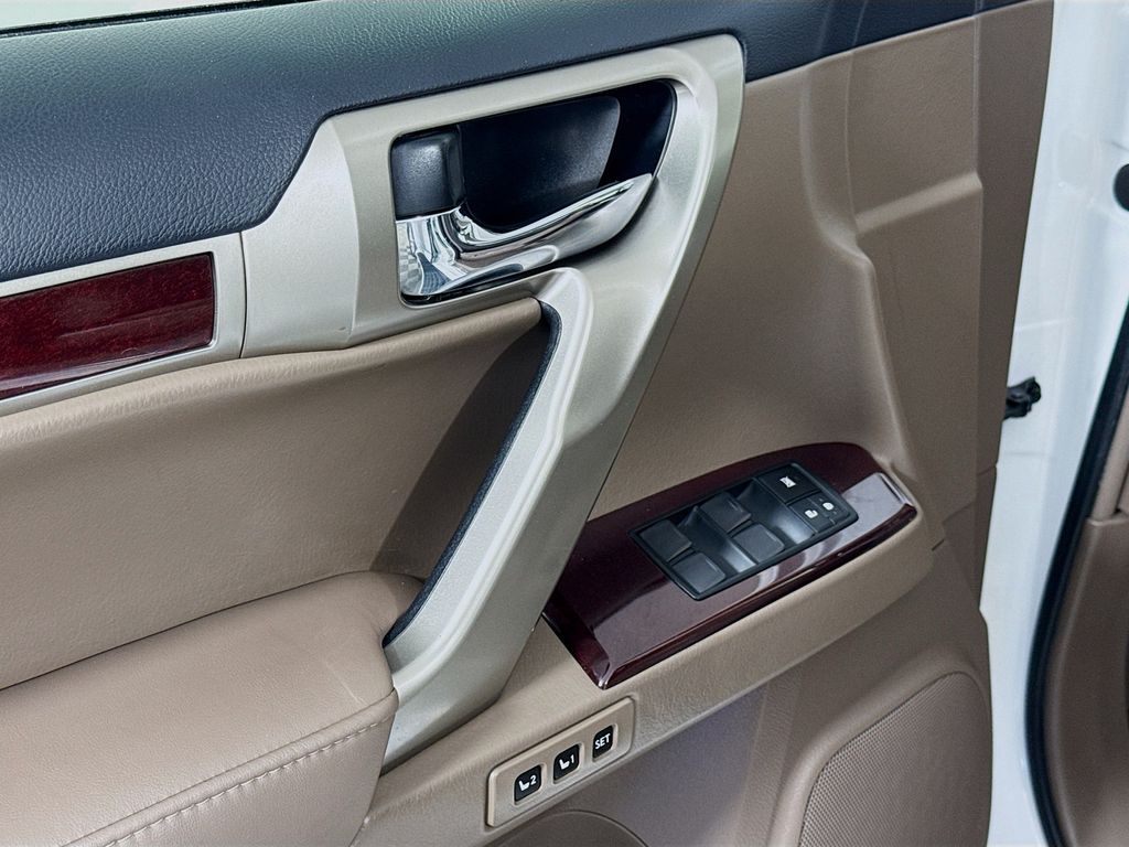 2017 Lexus GX 460 18