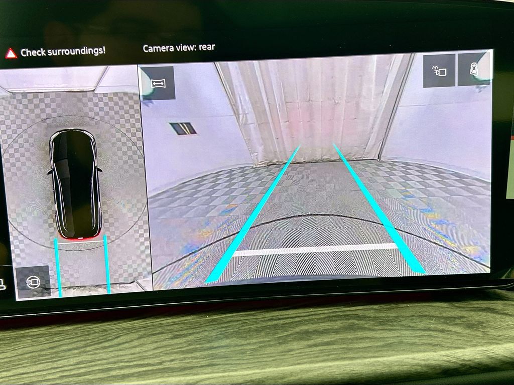 Thumbnail: 2025 Audi Q5 - 15