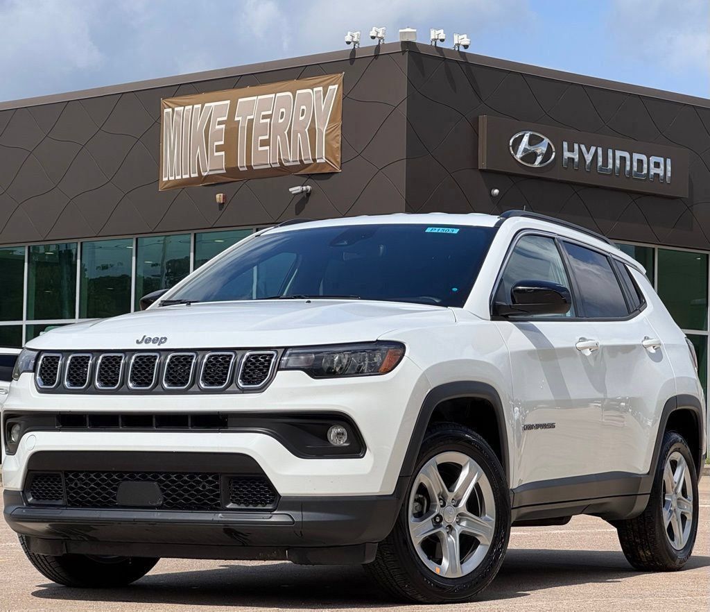 Bright White Clearcoat 2024 Jeep Compass SUV / Crossover Four-Wheel Drive 8-Speed Automatic