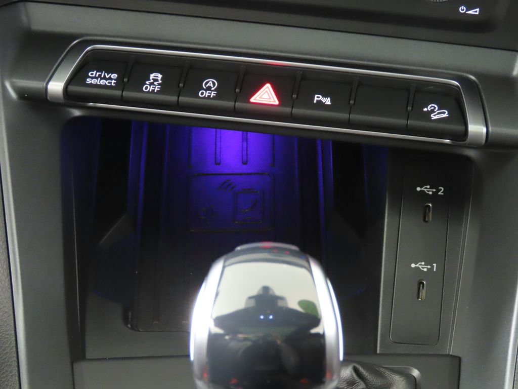 Thumbnail: 2025 Audi Q3 - 23