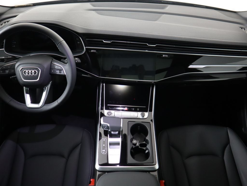 Thumbnail: 2026 Audi Q8 - 14