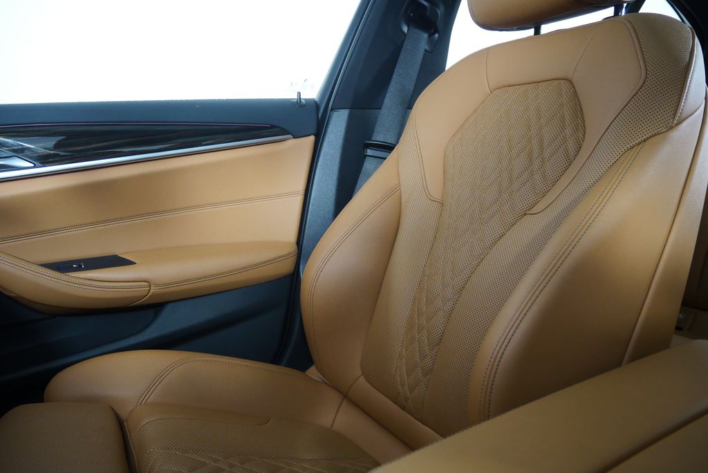 2022 BMW 5 Series 540i 28