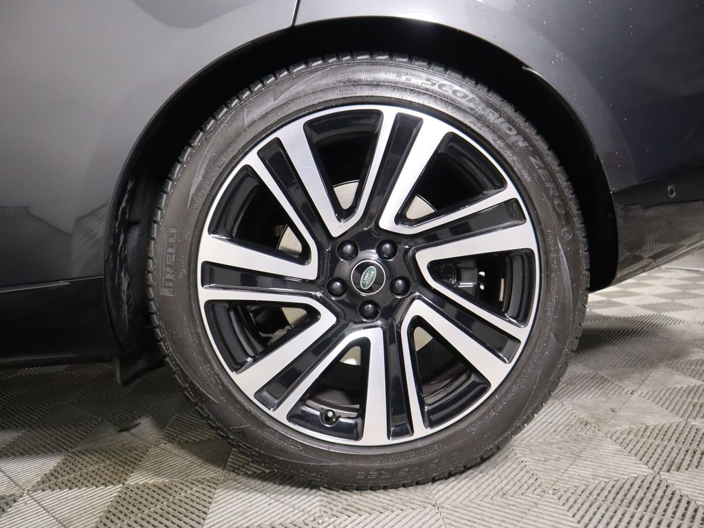 Thumbnail: 2023 Land Rover Range Rover - 32