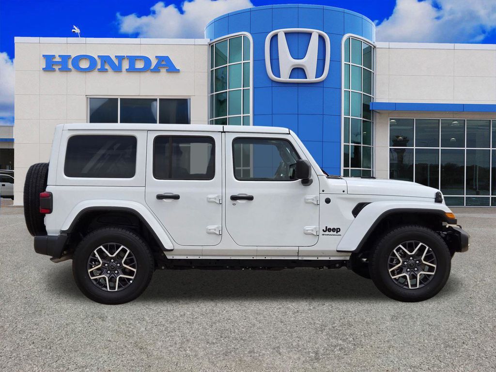 Used 2025 Jeep Wrangler SUV