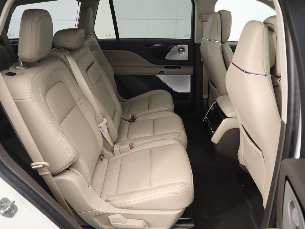 Thumbnail: 2023 Lincoln Aviator - 23