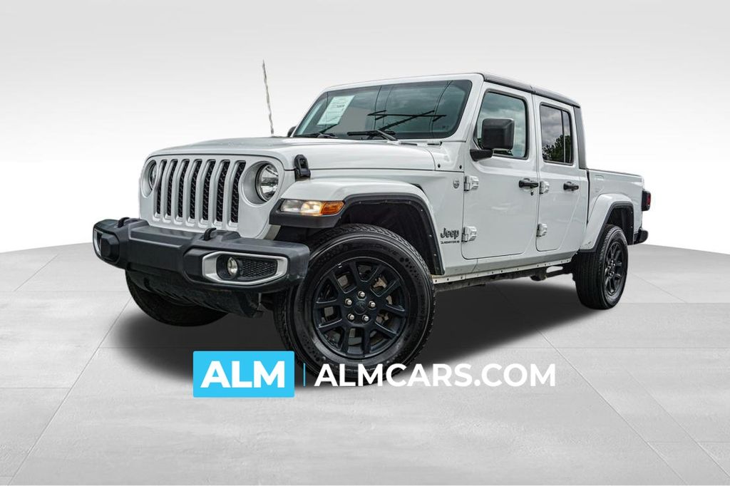 2023 Jeep Gladiator Overland's photo