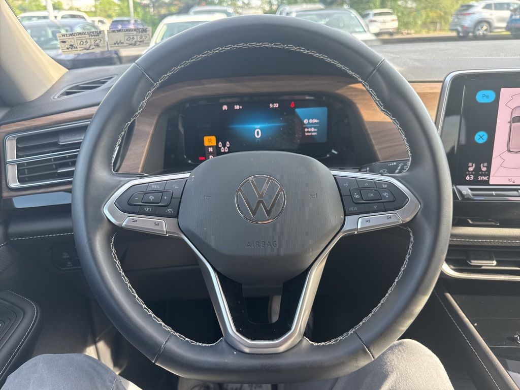 2025 Volkswagen Atlas 2.0T SE w/Technology Blue at Subaru and VW of Moon Township