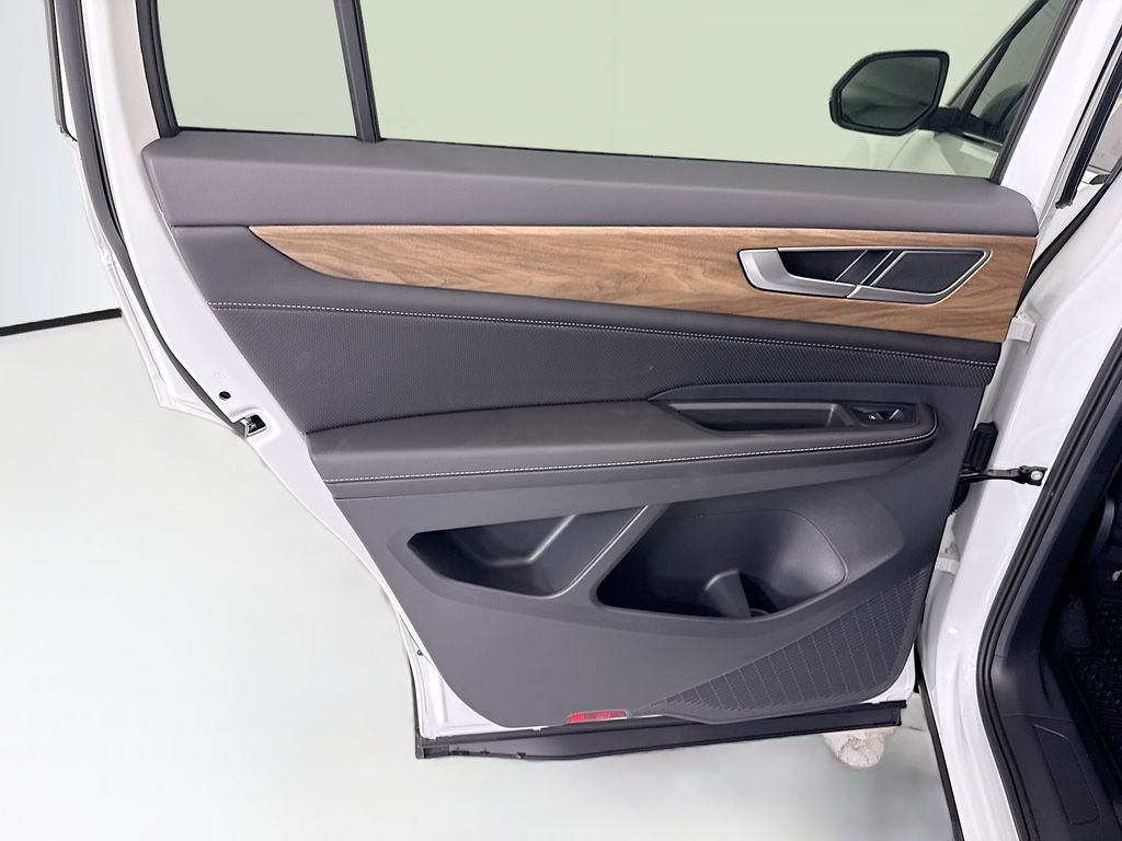 Thumbnail: 2026 Volkswagen Atlas - 24