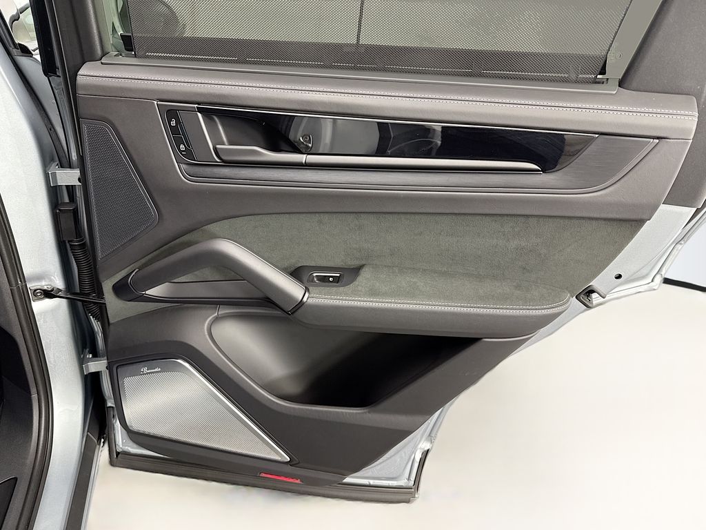 Thumbnail: 2025 Porsche  - 28