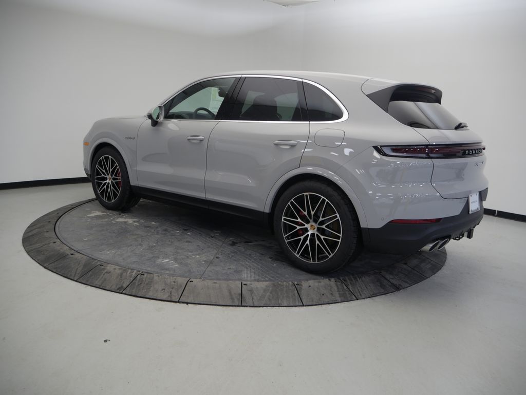Thumbnail: 2026 Porsche Cayenne - 3