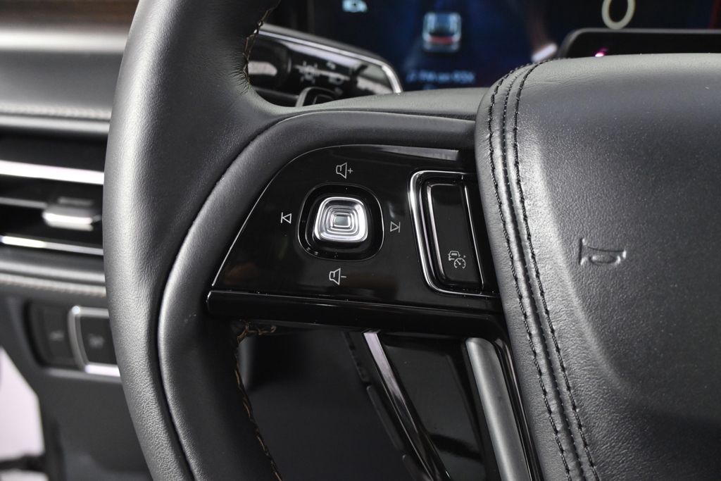 New 2026 White Lincoln Reserve image 35