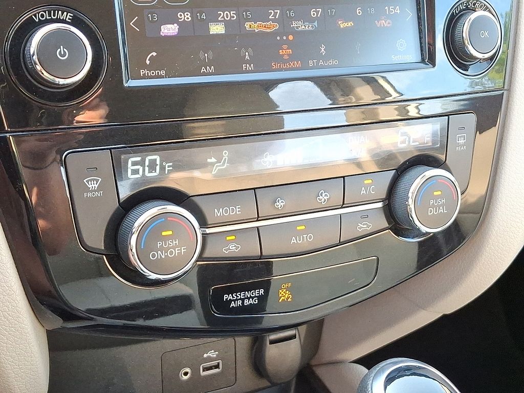Thumbnail: 2020 Nissan Rogue Sport - 16