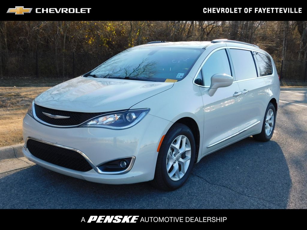 2017 Chrysler Pacifica Touring L -
                Fayetteville, AR