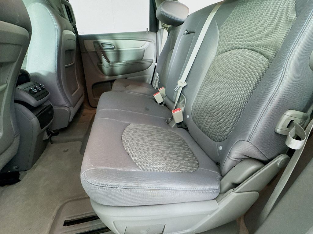 2015 Chevrolet Traverse LS photo