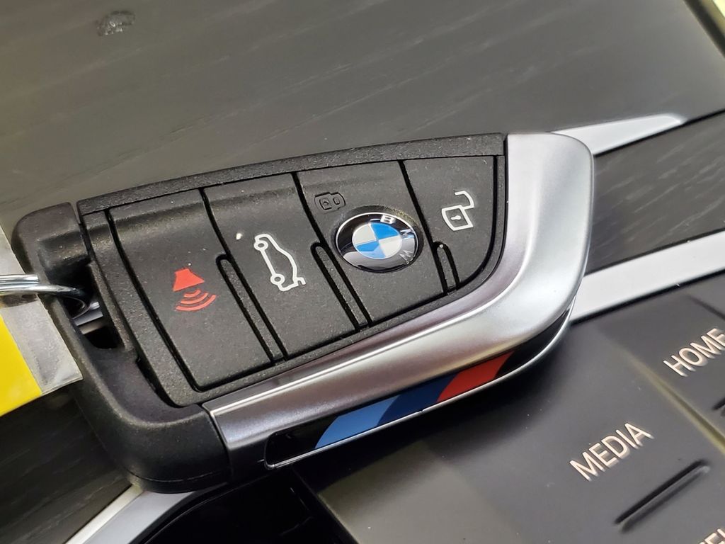 New 2026 White BMW 330i xDrive image 24