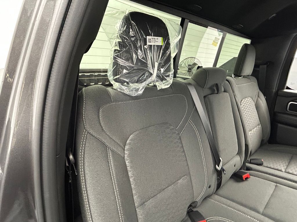 New 2026 Granite Crystal Metallic Clearcoat Ram Big Horn/Lone Star image 32