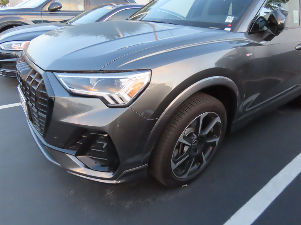 Thumbnail: 2025 Audi Q3 - 2