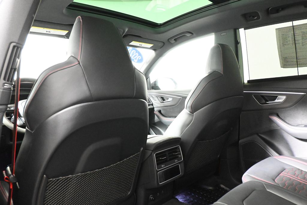 Thumbnail: 2024 Audi RS Q8 - 31