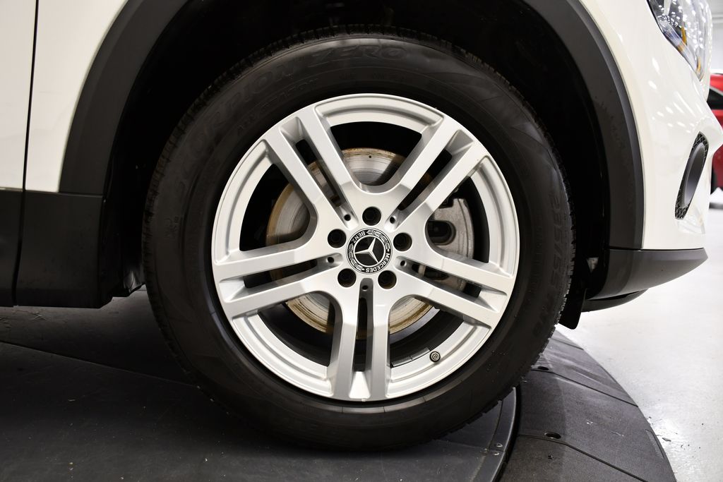 Thumbnail: 2021 Mercedes-Benz GLB - 16