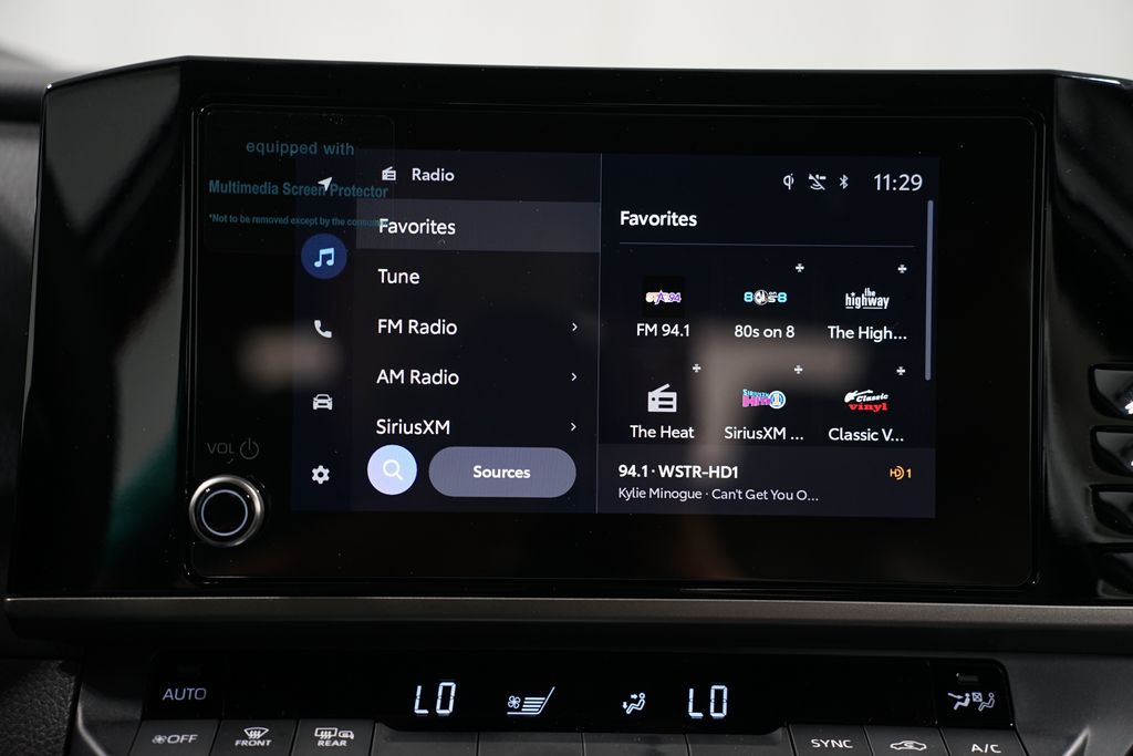 2025 Toyota Camry SE 19