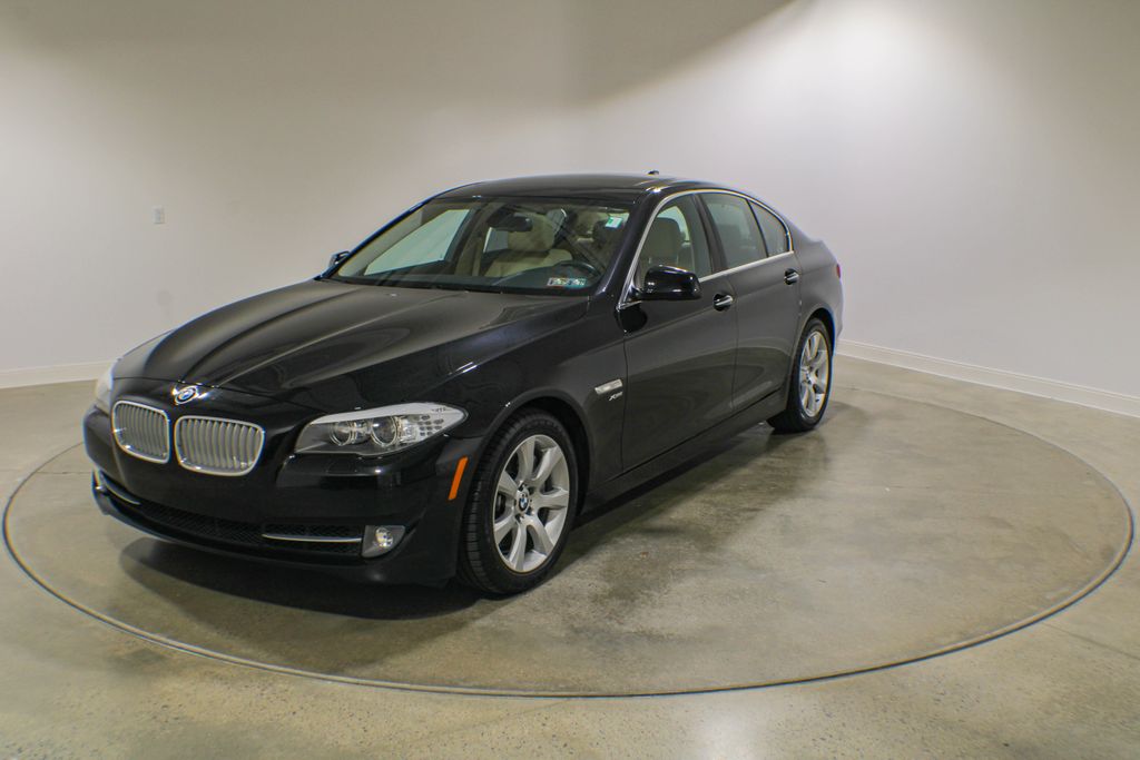 2011 BMW 5 Series 550i xDrive