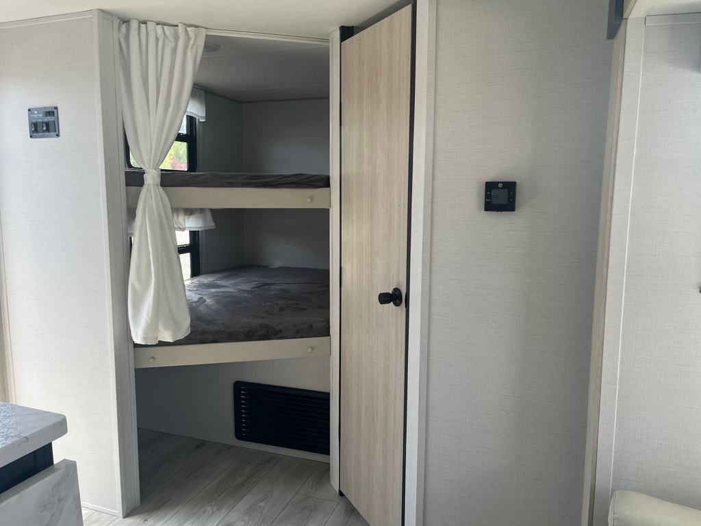2025 Prime Time Avenger 25 MKB Travel Trailer